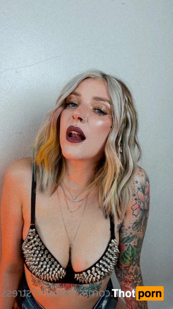 Brooke’s world 5039325