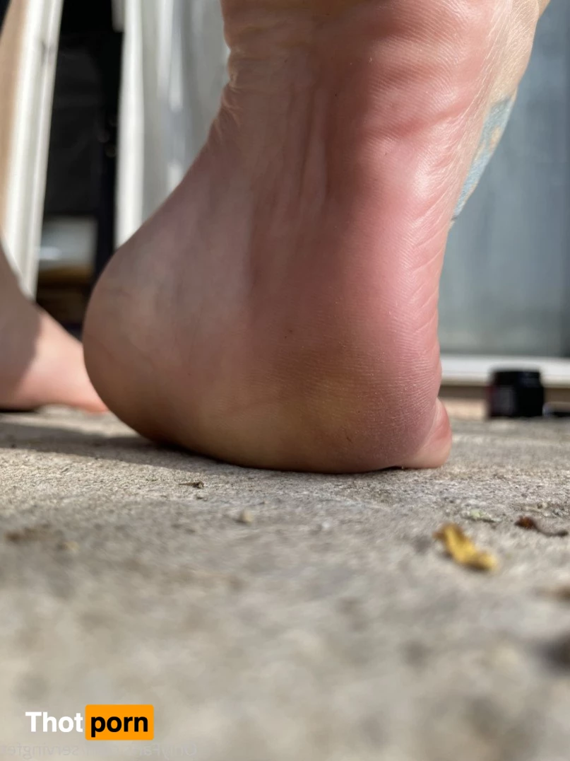 SERVINGBAREFEET 5100356