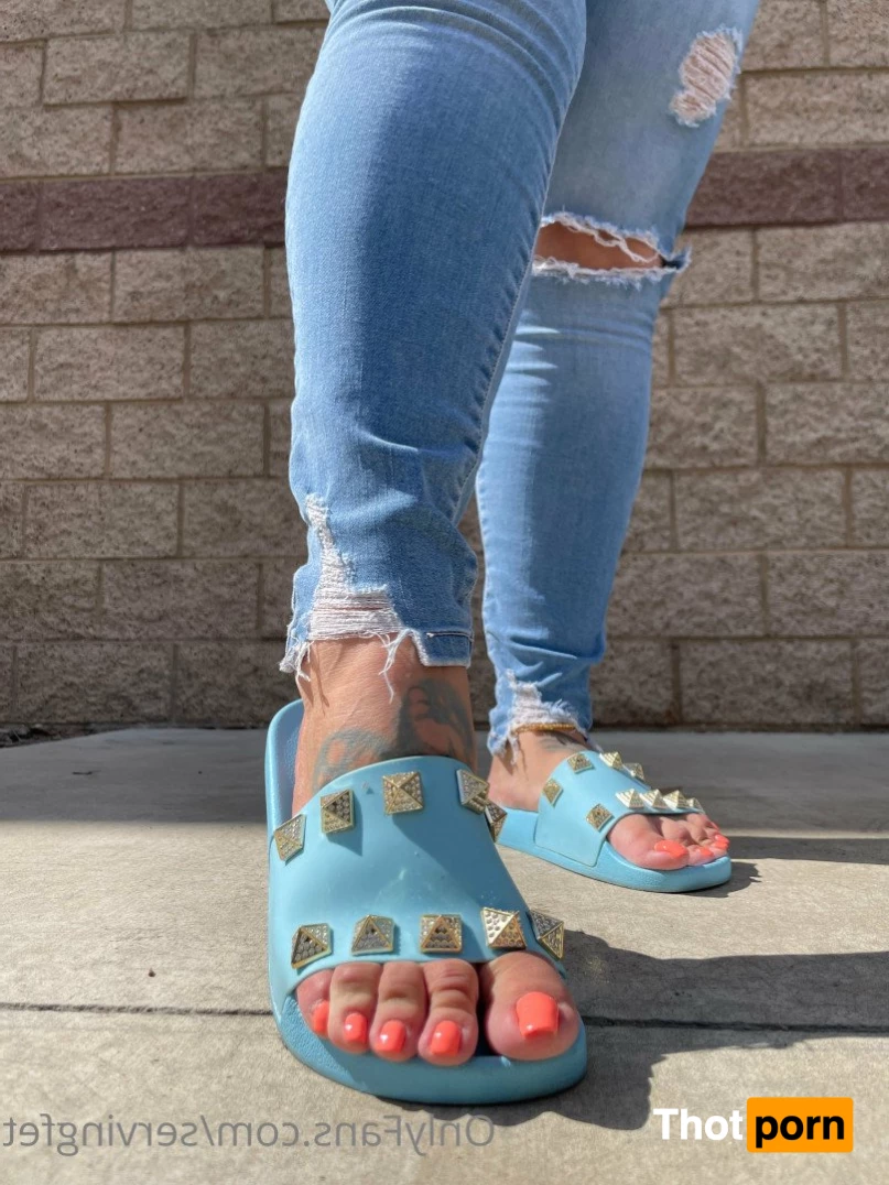 SERVINGBAREFEET 5100558