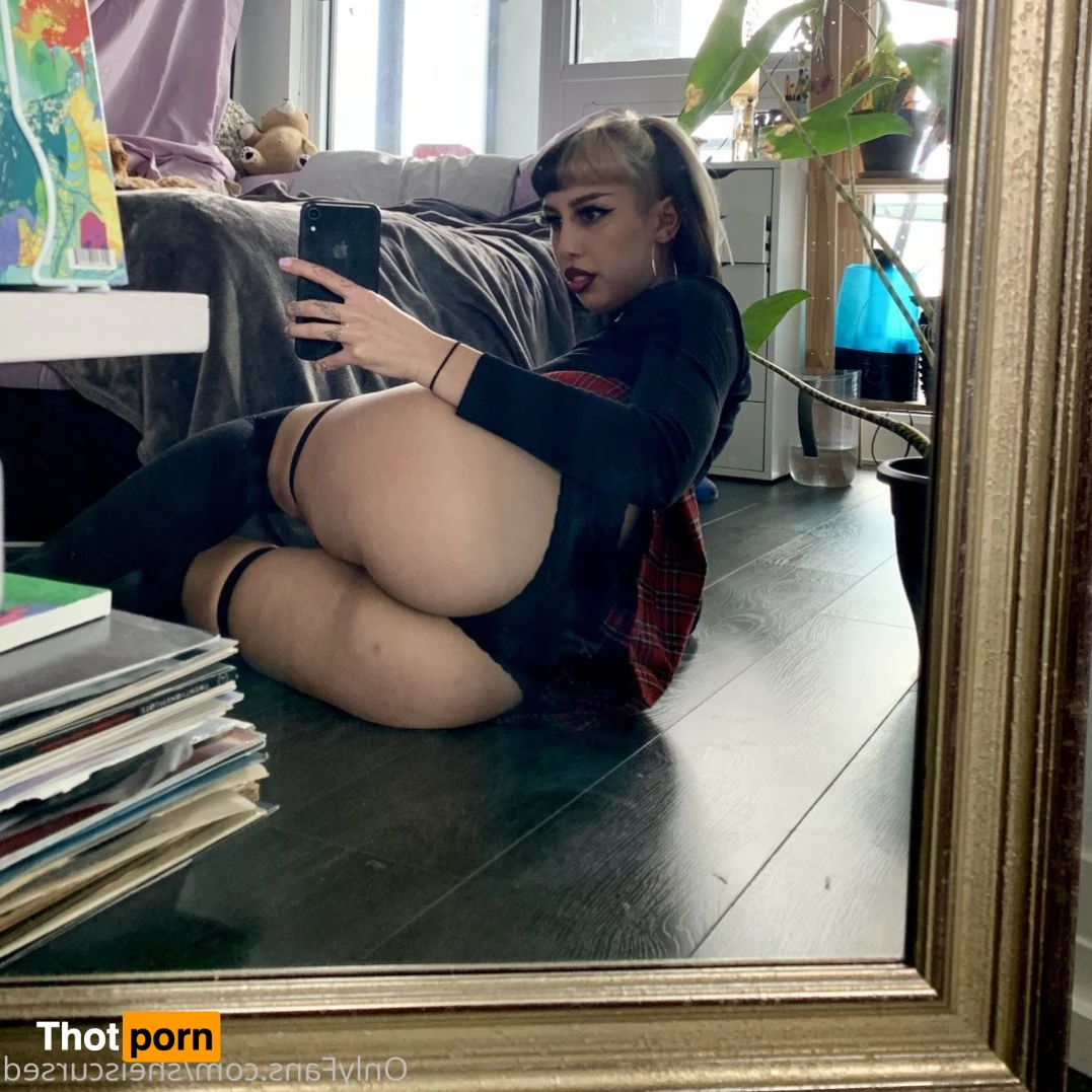 cait 🖤🤍 4990727