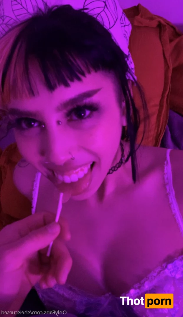 cait 🖤🤍 4990788