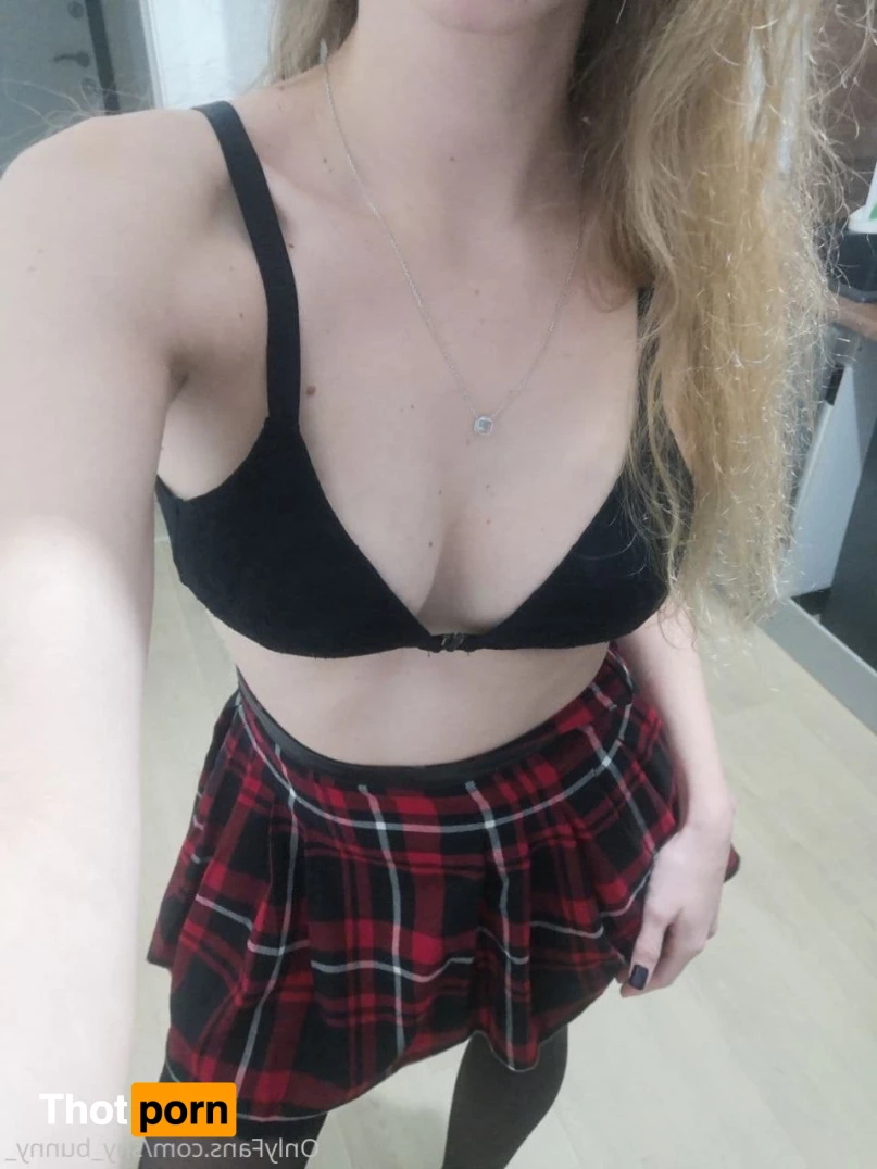 😌Shy Bunny🐰 7824048