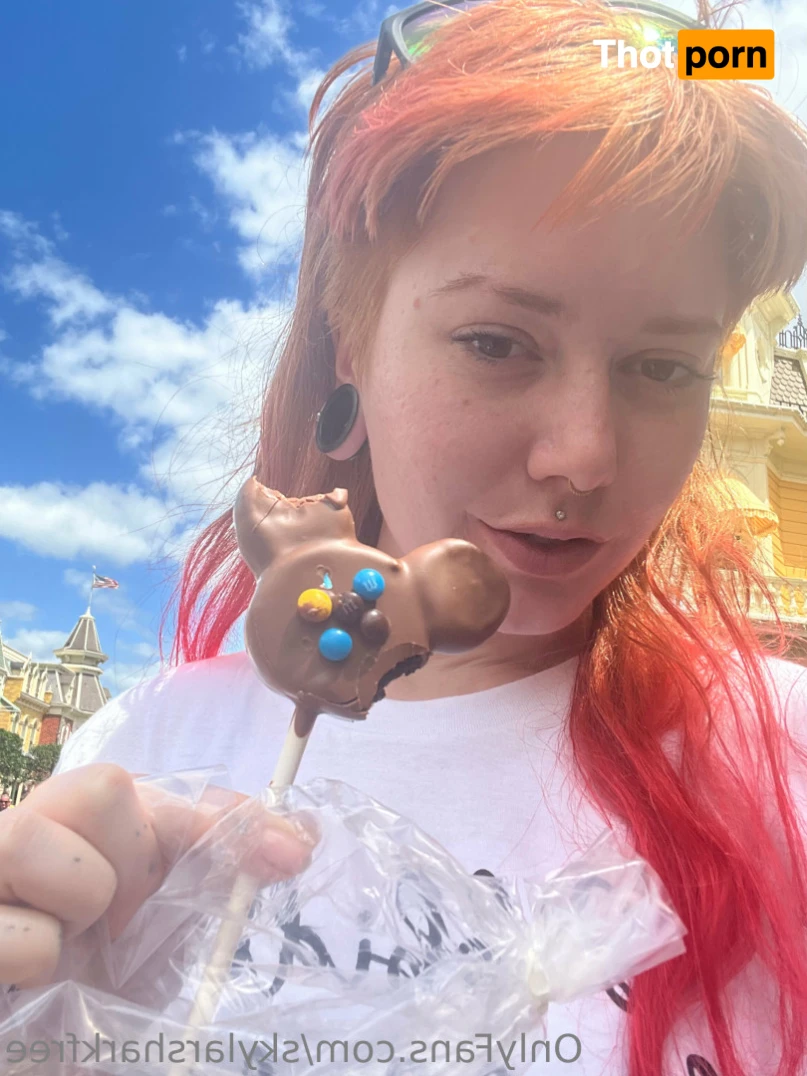 SkylarSharkFREE 15583893