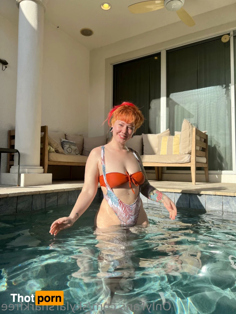 SkylarSharkFREE 15583921