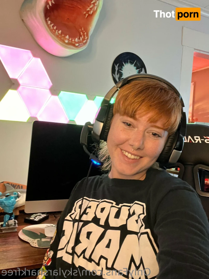 SkylarSharkFREE 15583977