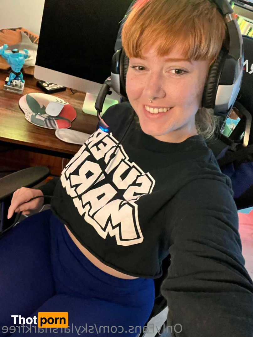 SkylarSharkFREE 15584765