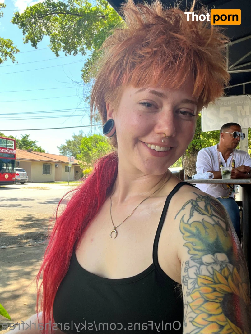 SkylarSharkFREE 15585228