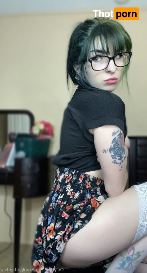 smolgothgirlvip 5018389