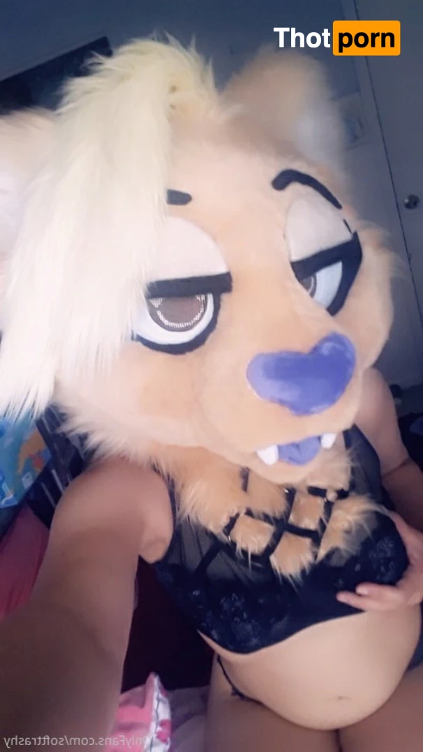 Trashy Lil Kitty 15573644