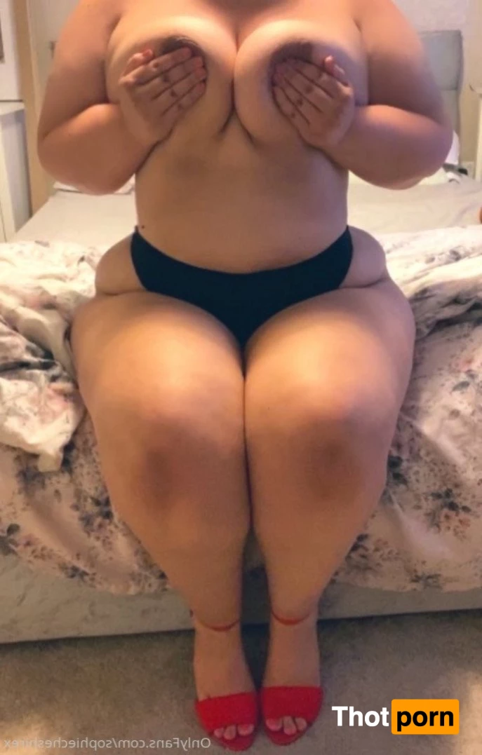 Sophie Cheshire 36DD BRITISH BABE🇬🇧 5011195