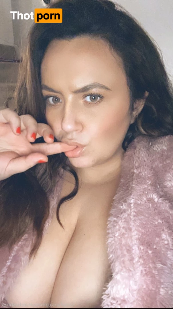 Sophie Cheshire 36DD BRITISH BABE🇬🇧 5011379