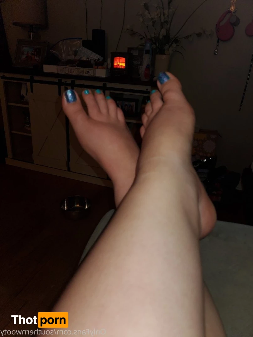 White Girl with a Booty 5007307