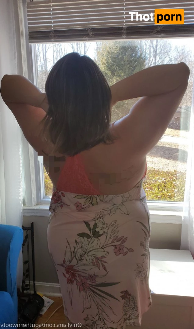 White Girl with a Booty 5007318