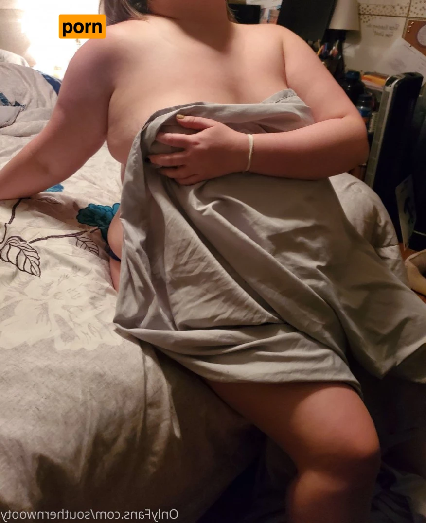 White Girl with a Booty 5007326