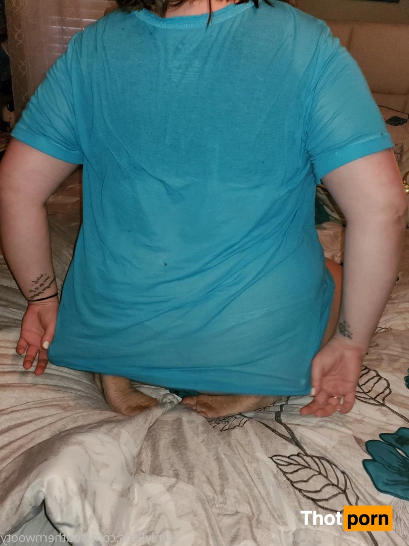 White Girl with a Booty 5007347