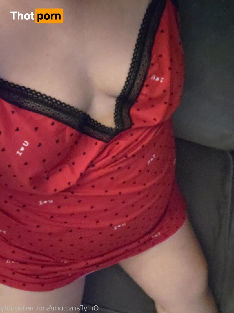 White Girl with a Booty 5007499