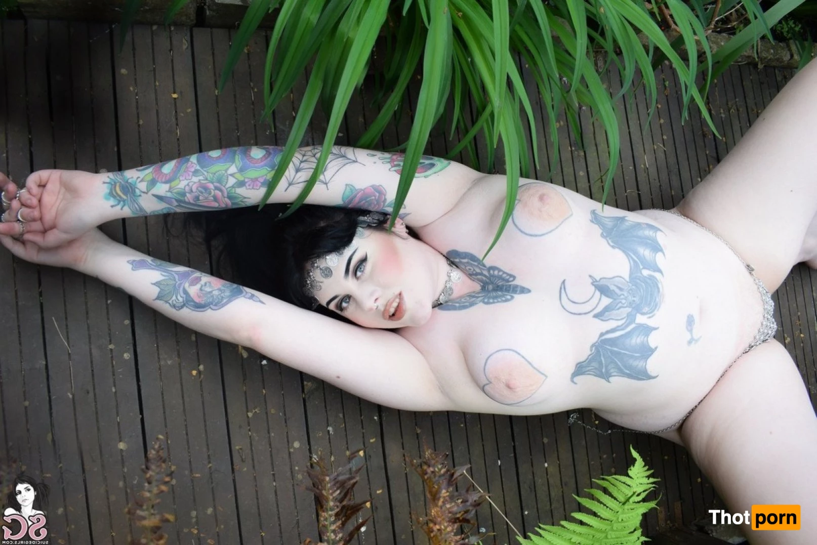 British SuicideGirls 4922076