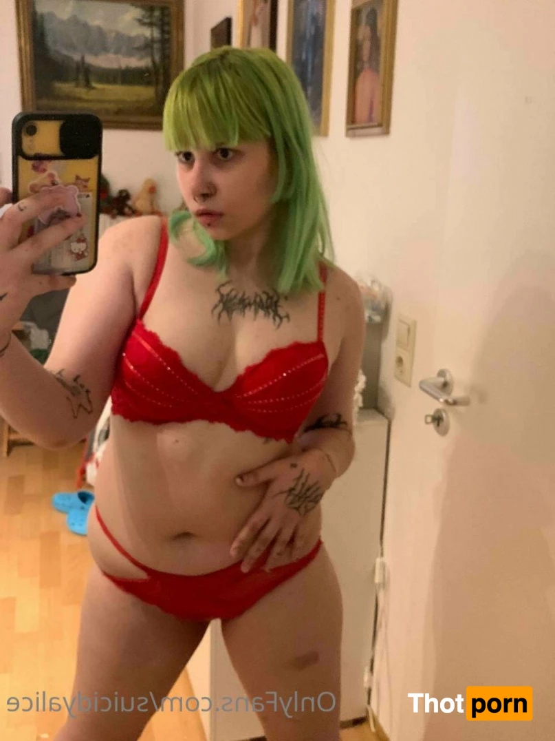 Alice Suicide 4921856