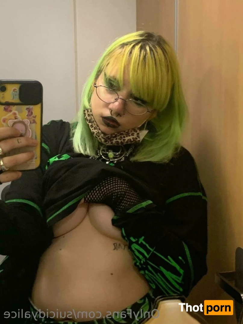 Alice Suicide 5262495