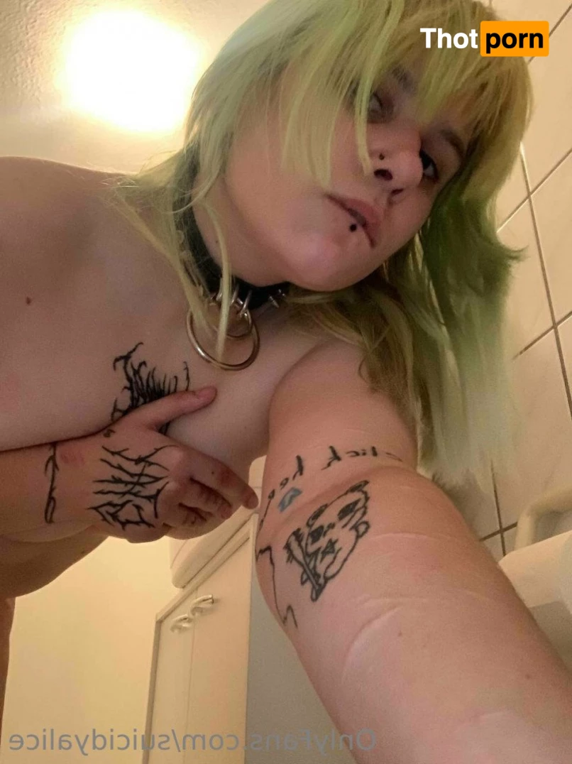 Alice Suicide 5262511