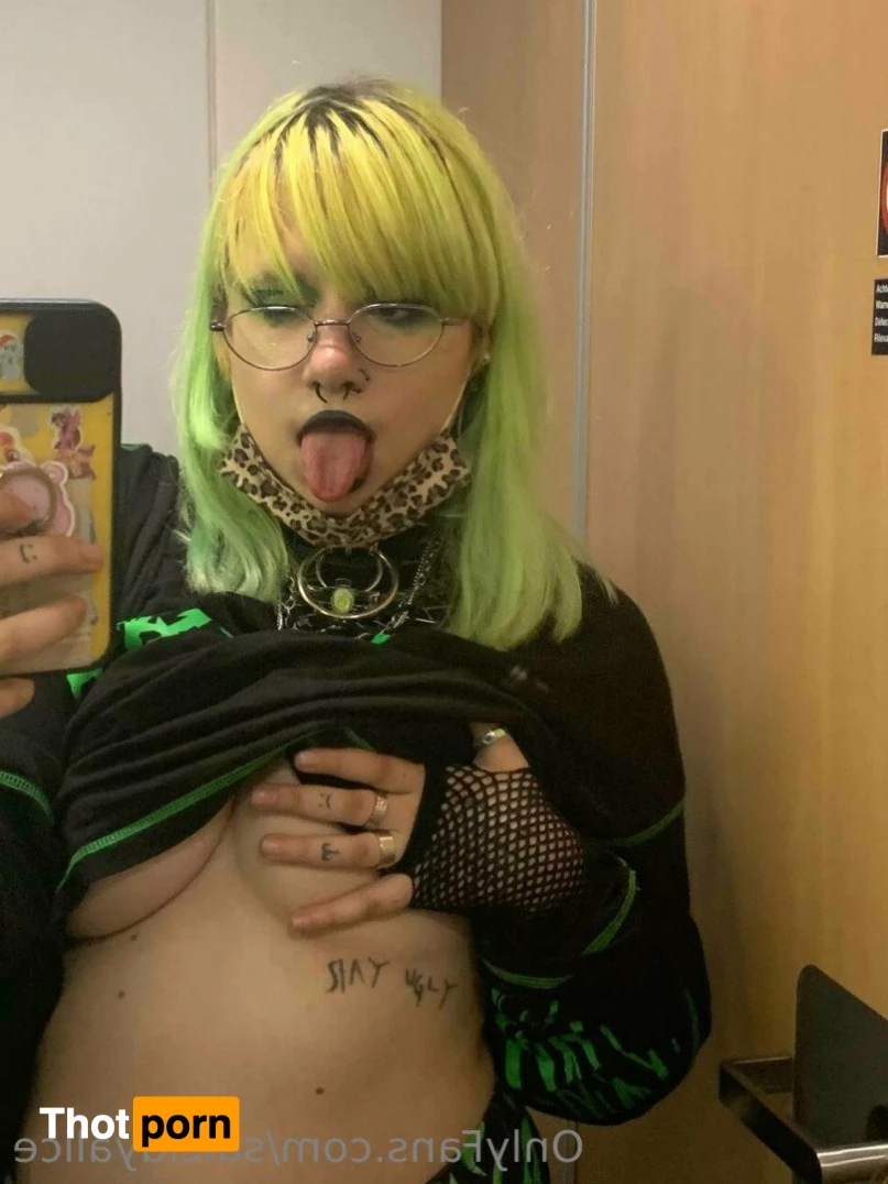 Alice Suicide 5262528