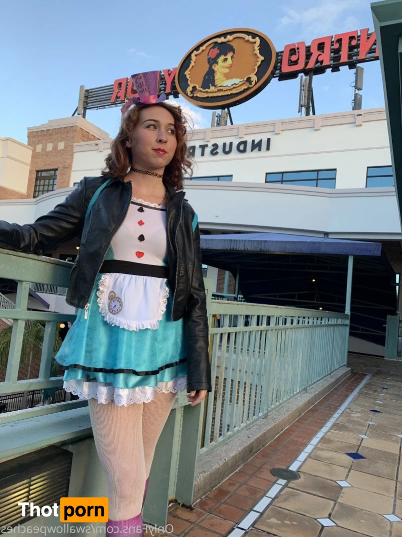 SwallowPeaches 4918057