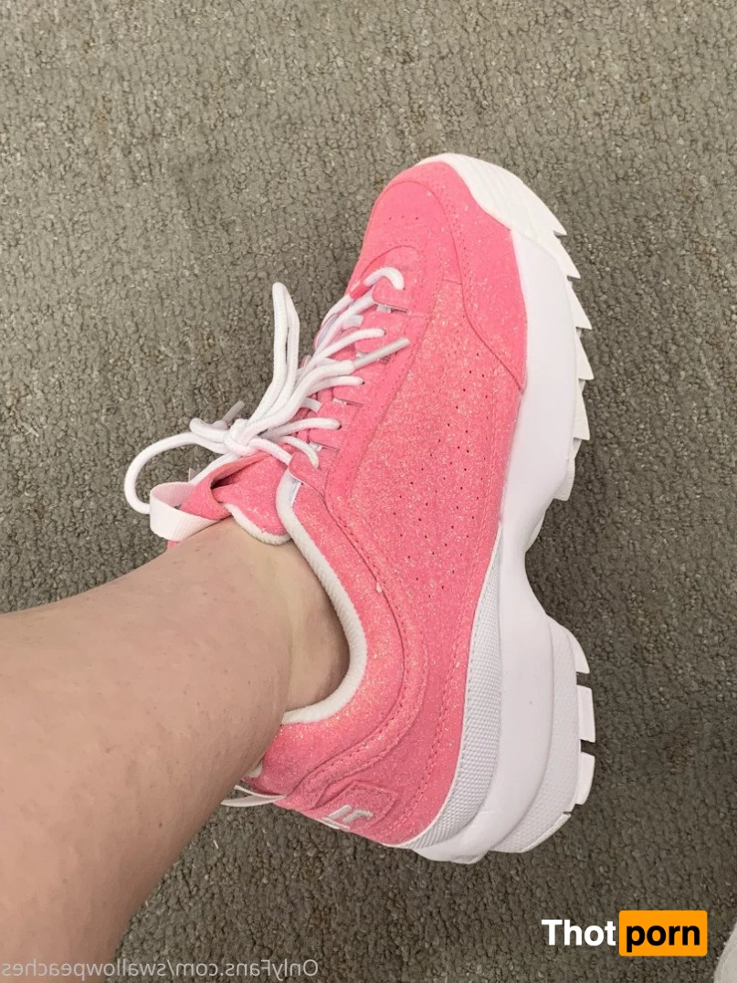 SwallowPeaches 4918064