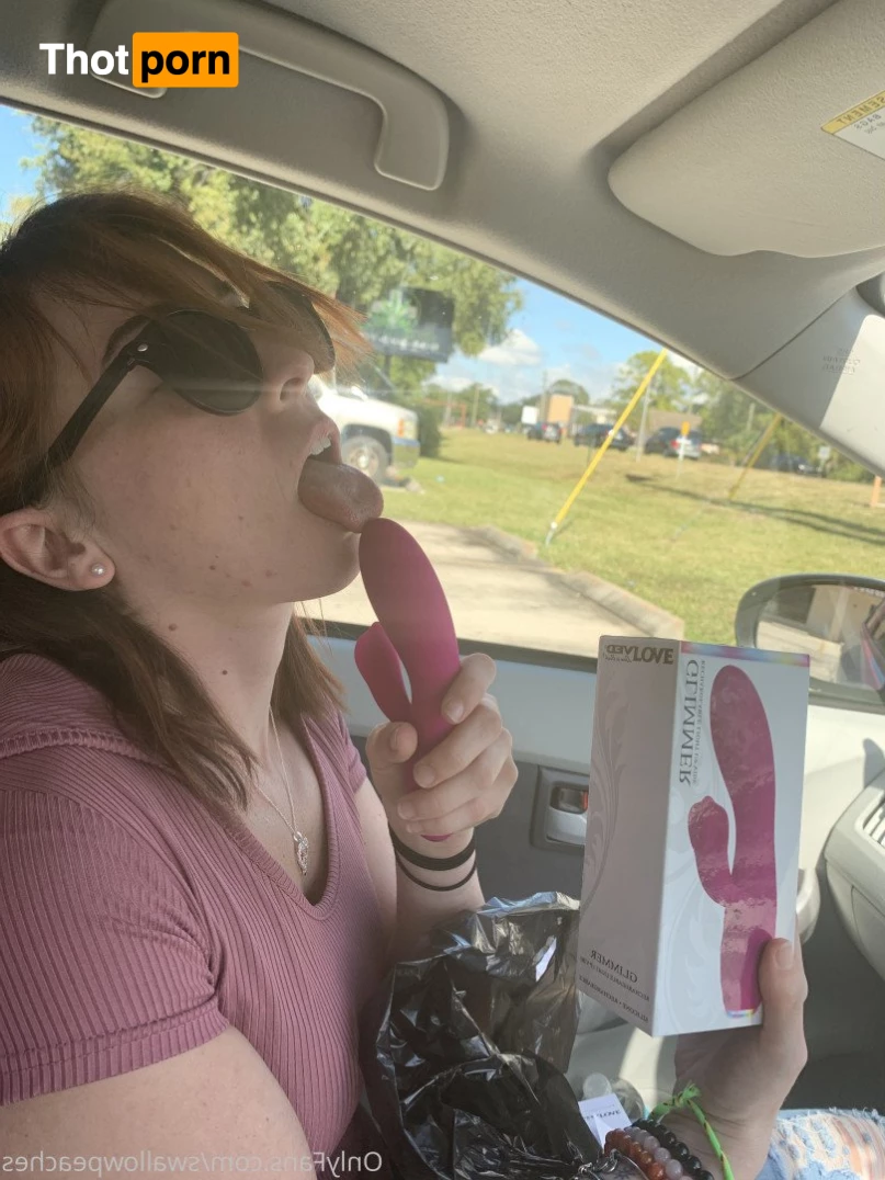 SwallowPeaches 4918237