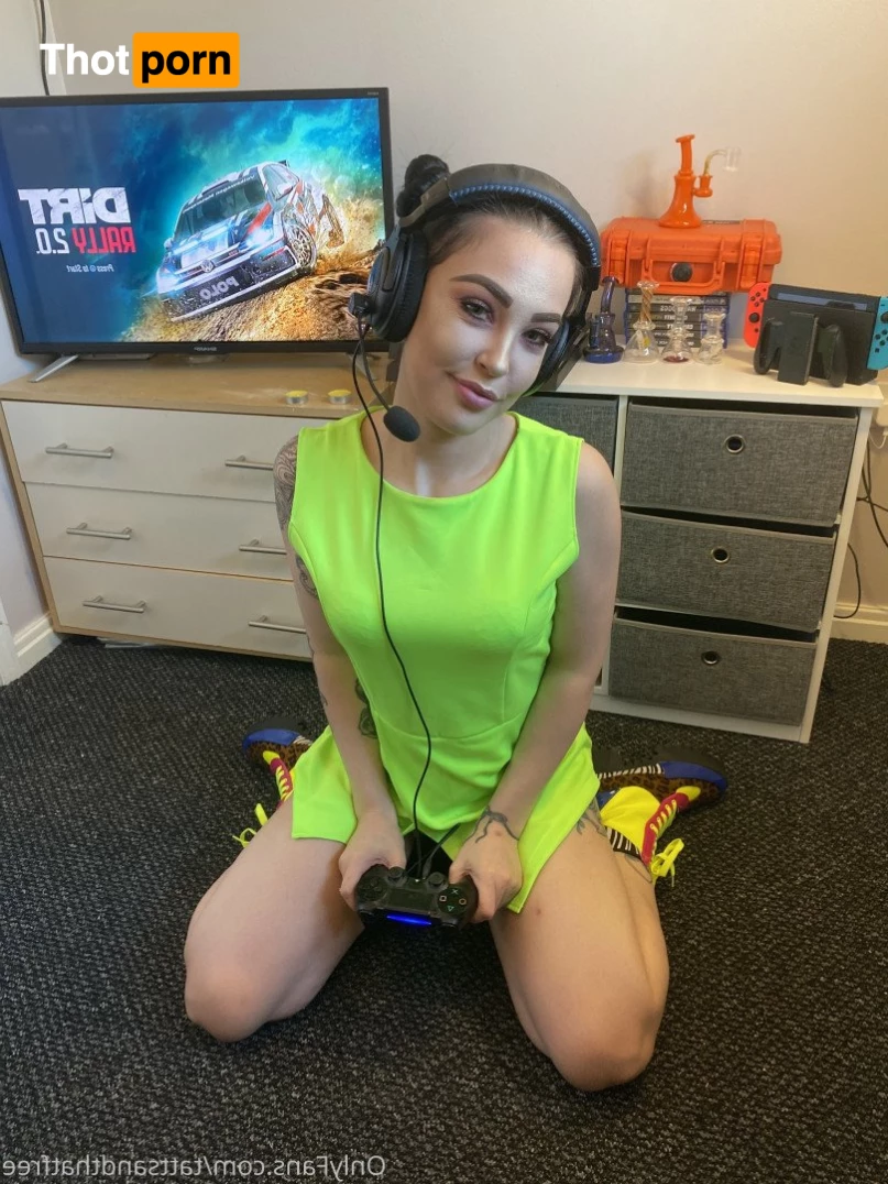 tattsandthatfree 4899624