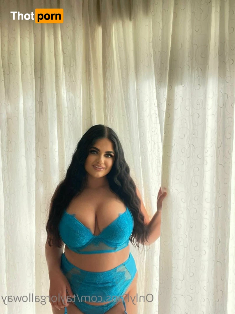 Taylor 👸🏻 ONLINE ALL DAY 🥰 4899313