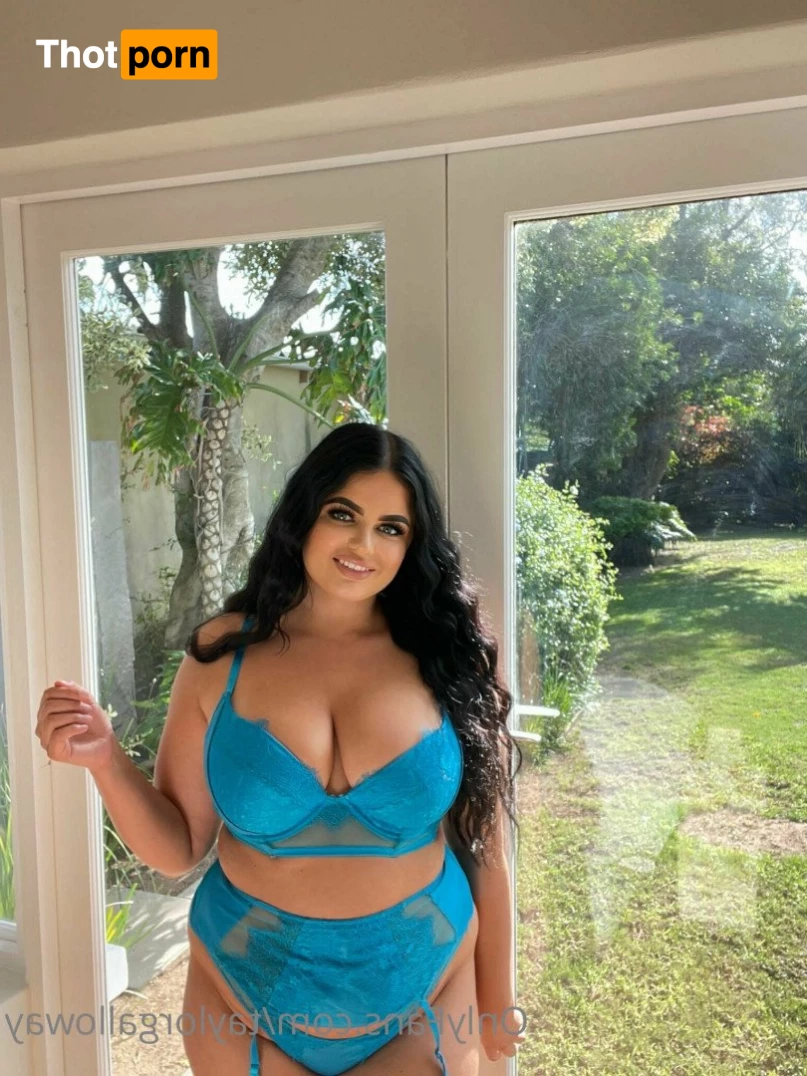 Taylor 👸🏻 ONLINE ALL DAY 🥰 4899325