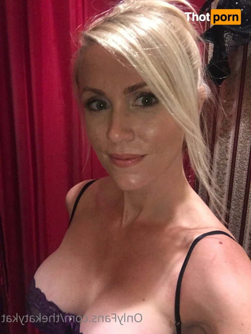 🍀 Katy Kat 🍀 15229882