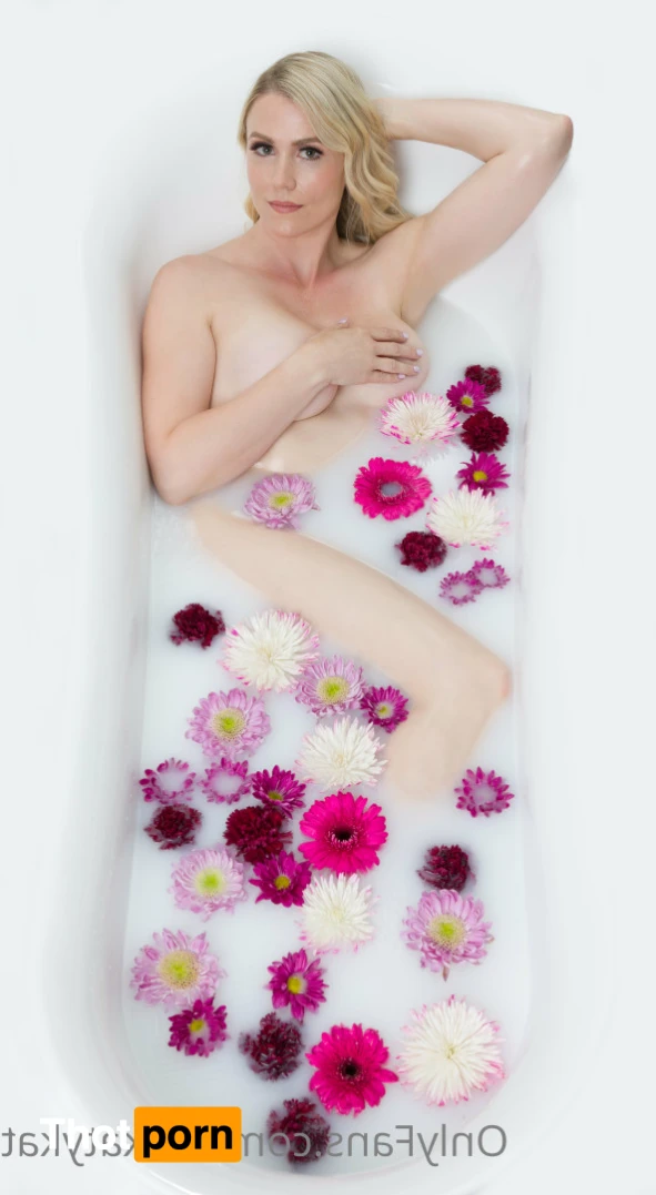 🍀 Katy Kat 🍀 15230053