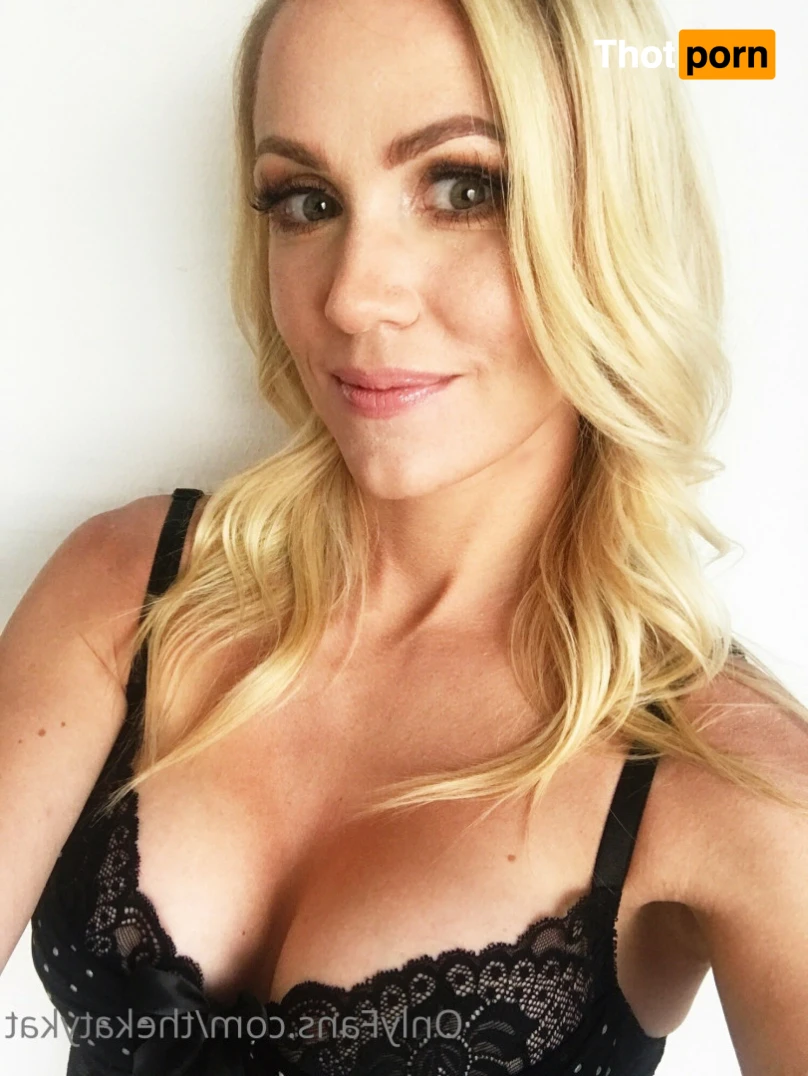 🍀 Katy Kat 🍀 15230309