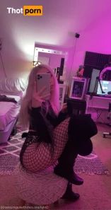 4933587