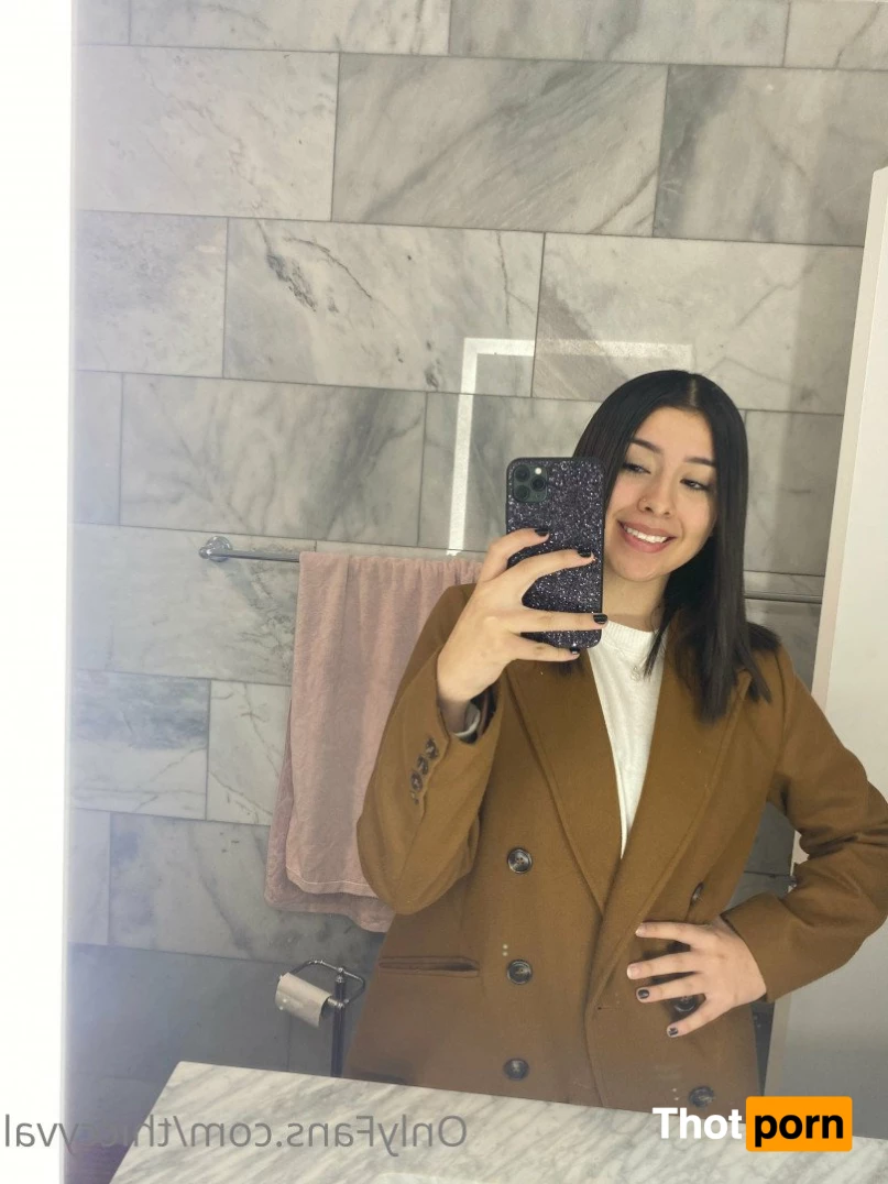 THICCYVAL 🐻 4924315