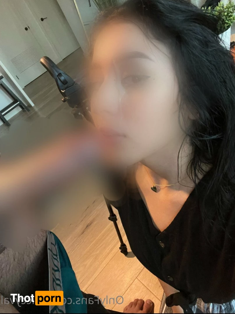 THICCYVAL 🐻 4924321