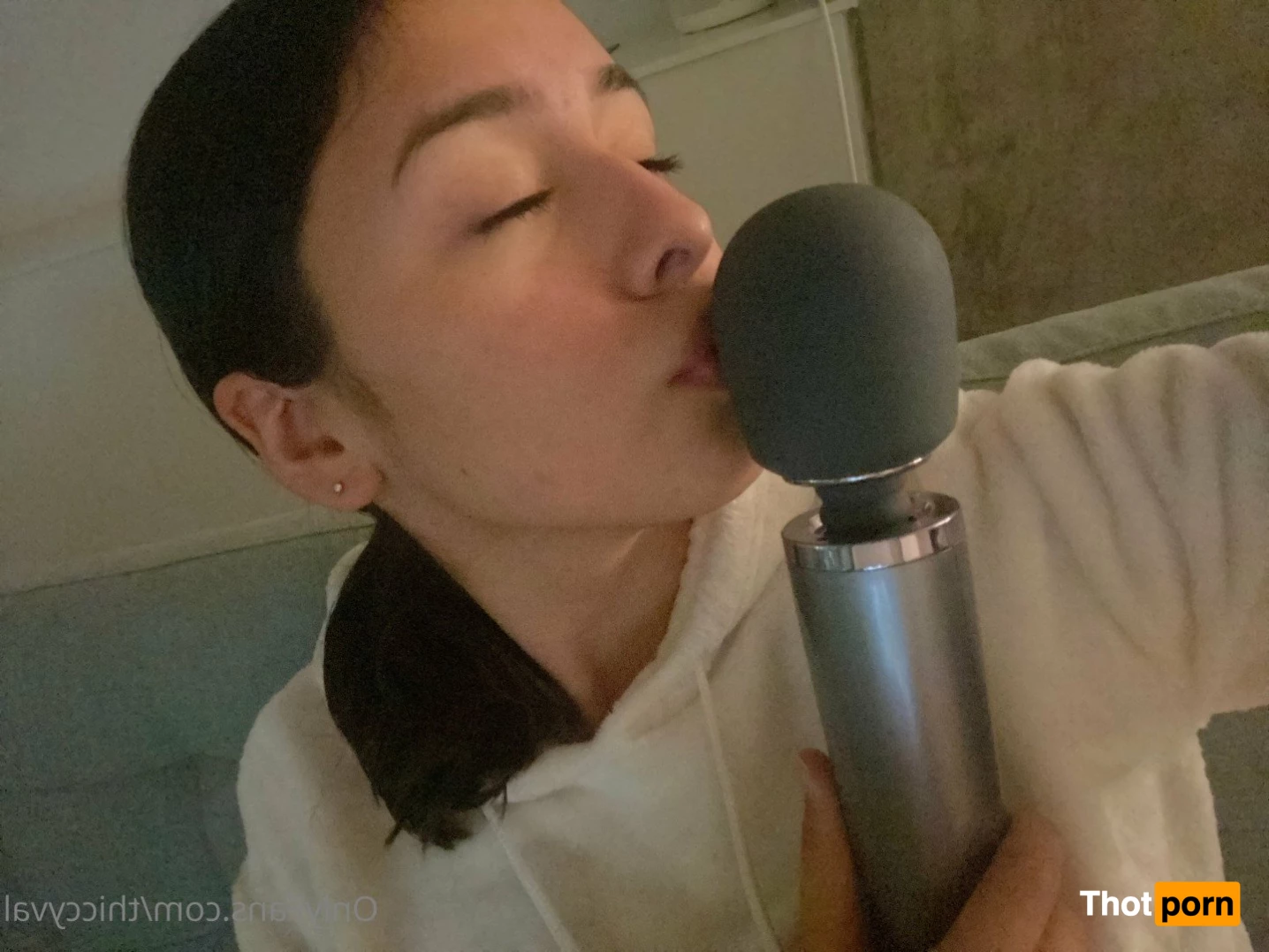 THICCYVAL 🐻 4924338