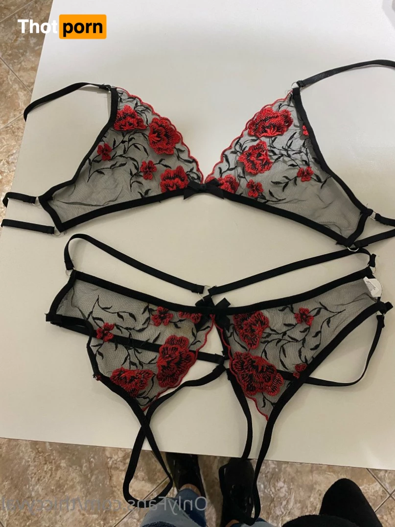 THICCYVAL 🐻 4924355