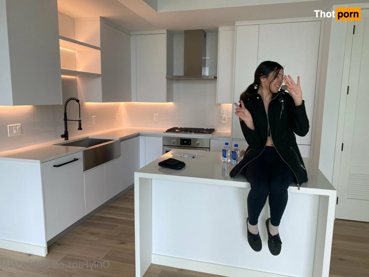 THICCYVAL 🐻 4924371