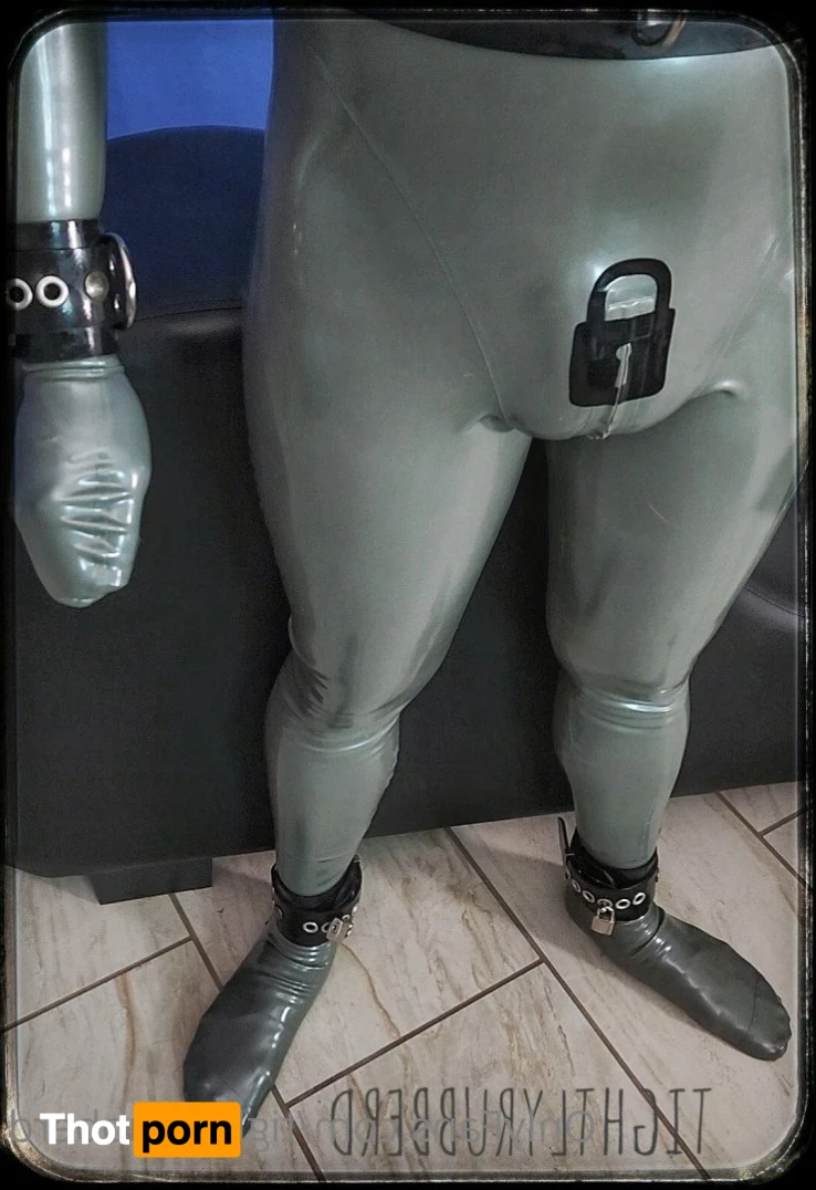 Tightlyrubberd 4919361