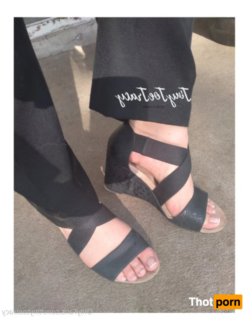 👣Tiny Toe Tracy👣 15219830