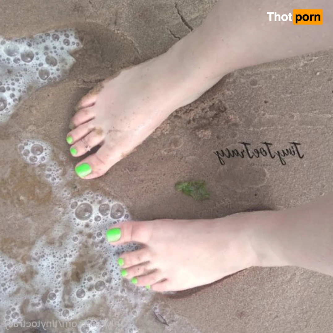 👣Tiny Toe Tracy👣 15220007