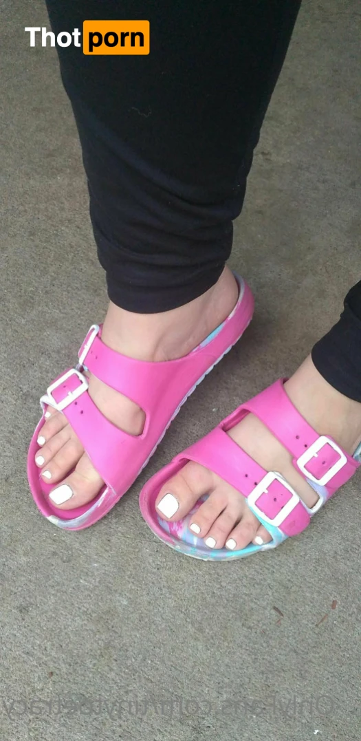 👣Tiny Toe Tracy👣 15220062