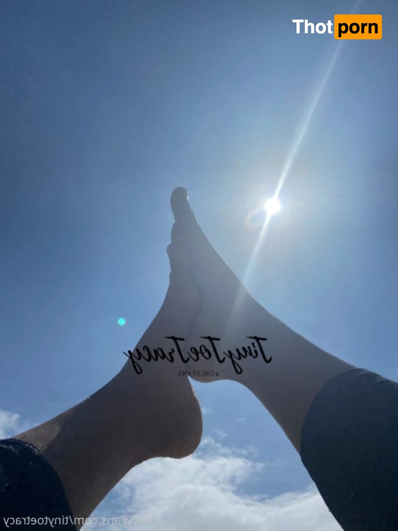 👣Tiny Toe Tracy👣 15220071