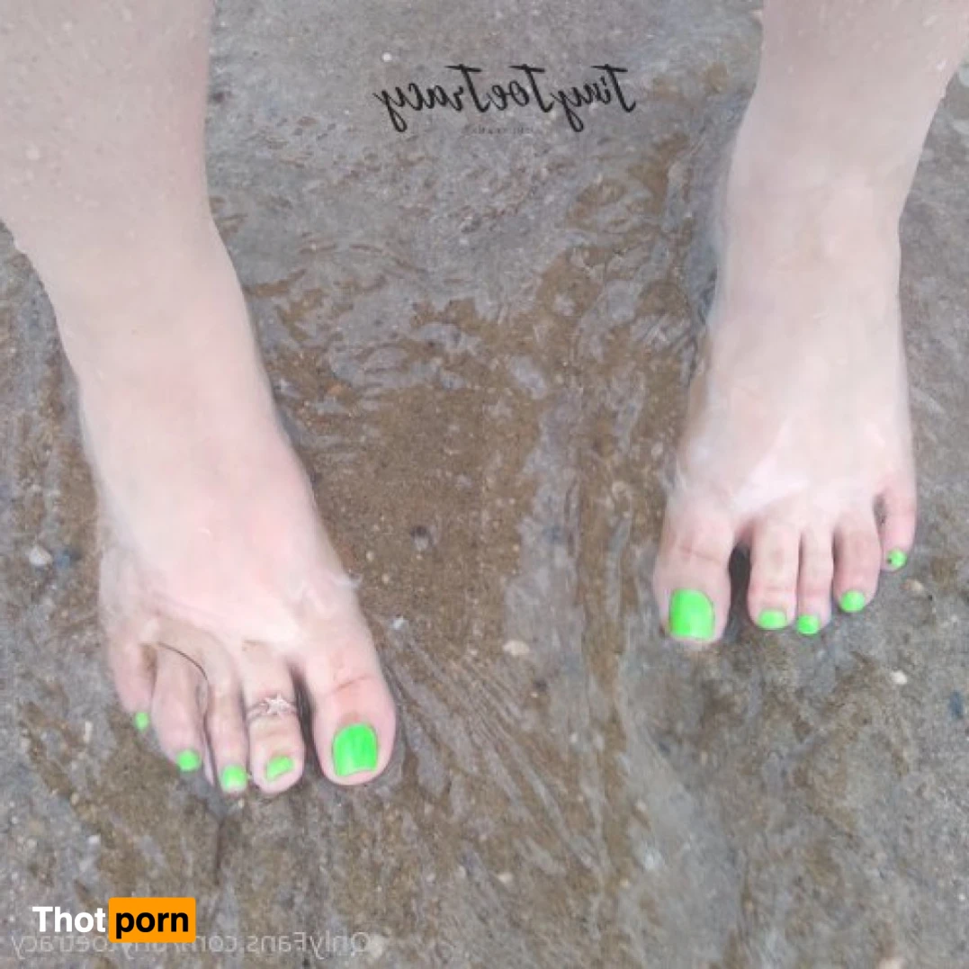 👣Tiny Toe Tracy👣 15220178