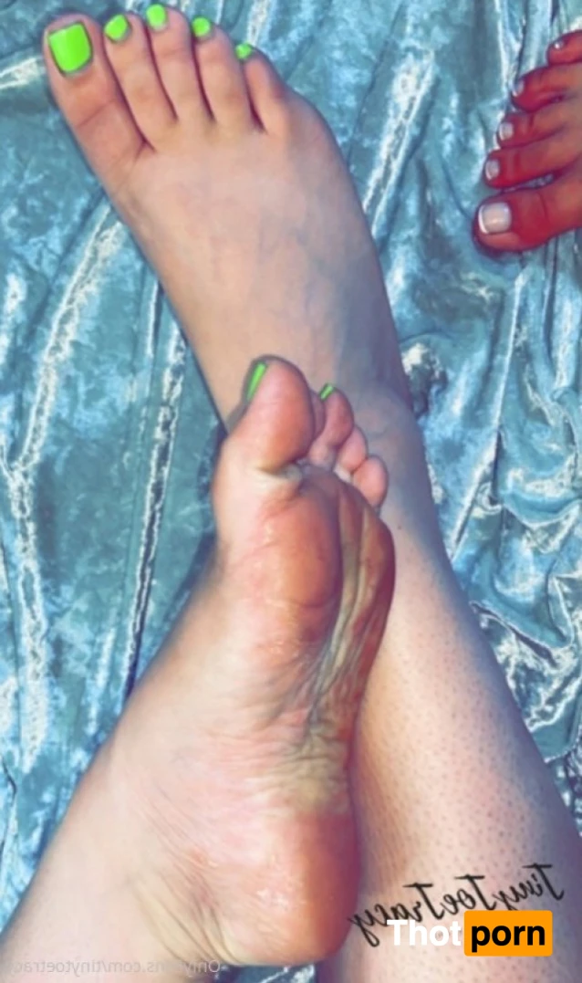 👣Tiny Toe Tracy👣 15220344