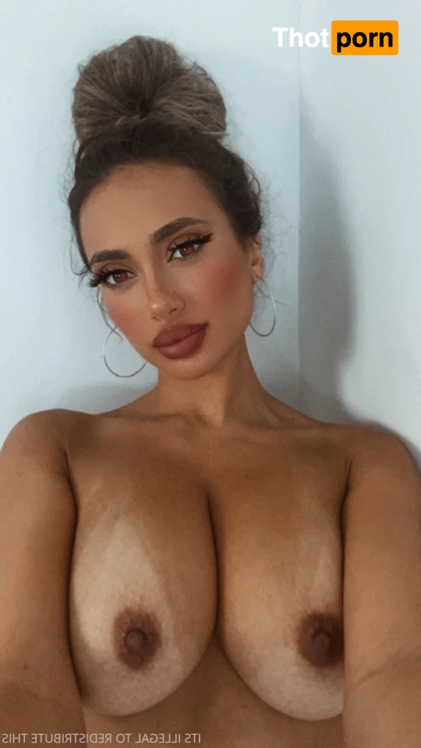 Toni-Camille 4906338