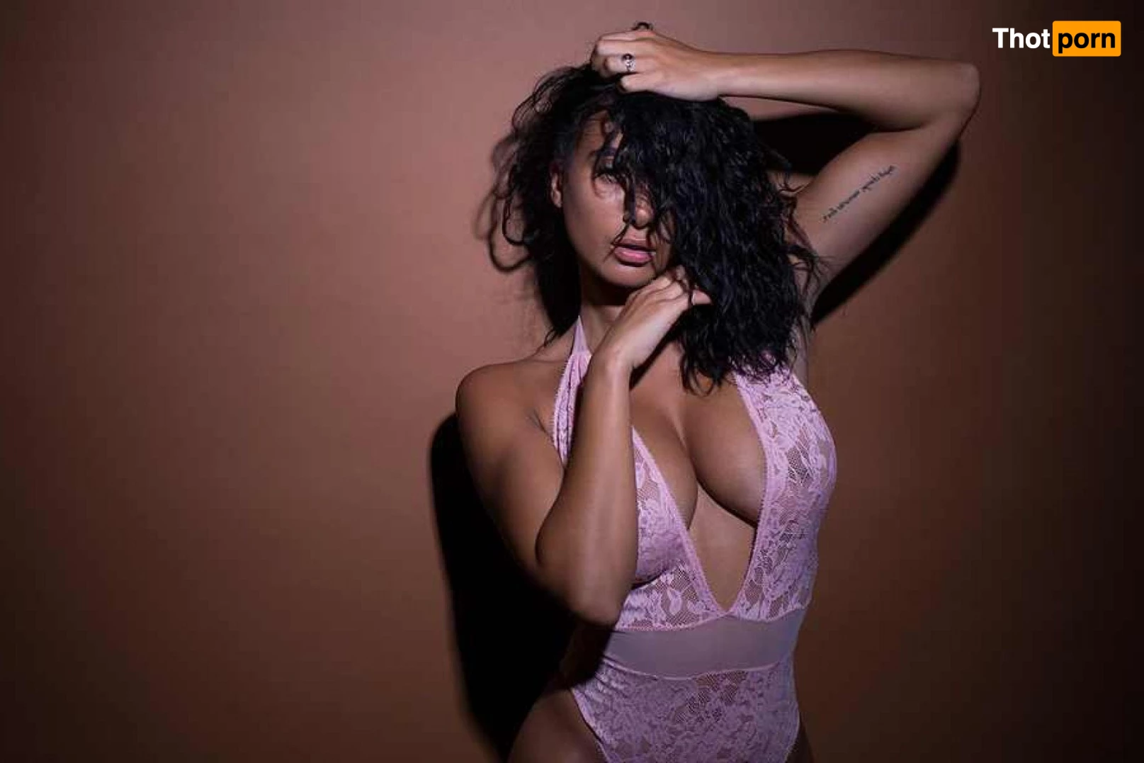 Toni-Camille 4909442