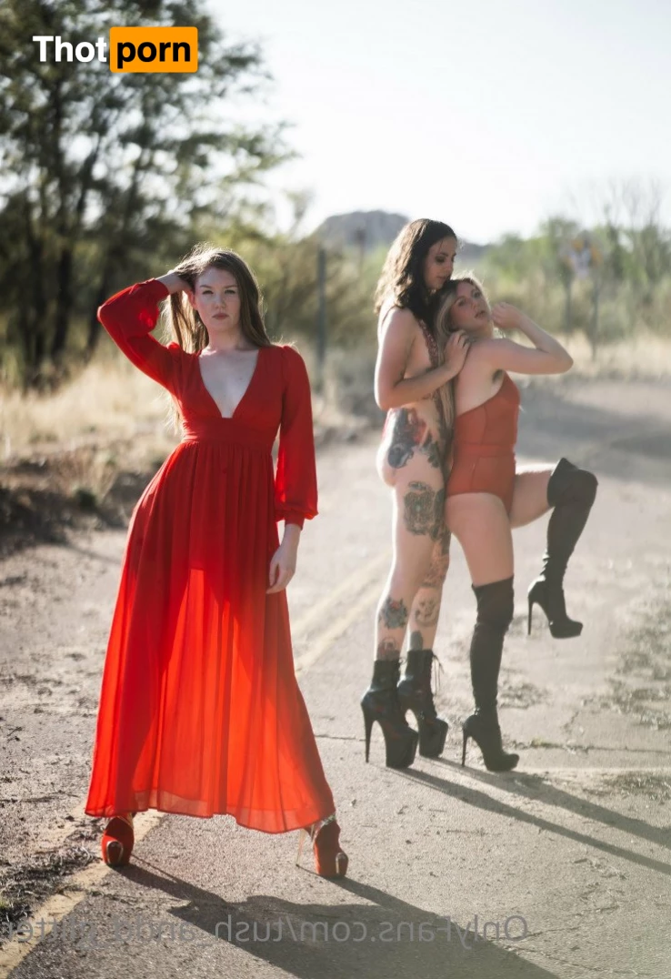 Tush_andd_glitter 4811501